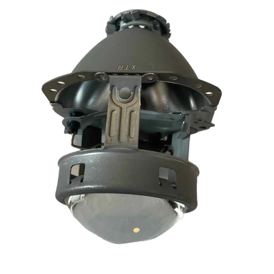 ceste lupe EvoX-R oferă o focalizare intensă și uniformă, cu un Cutoff foarte bine definit, contribuind la o iluminare eficientă și o siguranță sporită pe timp de noapte. Se pot utiliza cu becuri D1S, D2S, D3S și D4S. Lentilele sunt din sticlă clară cu un diametru de 3".