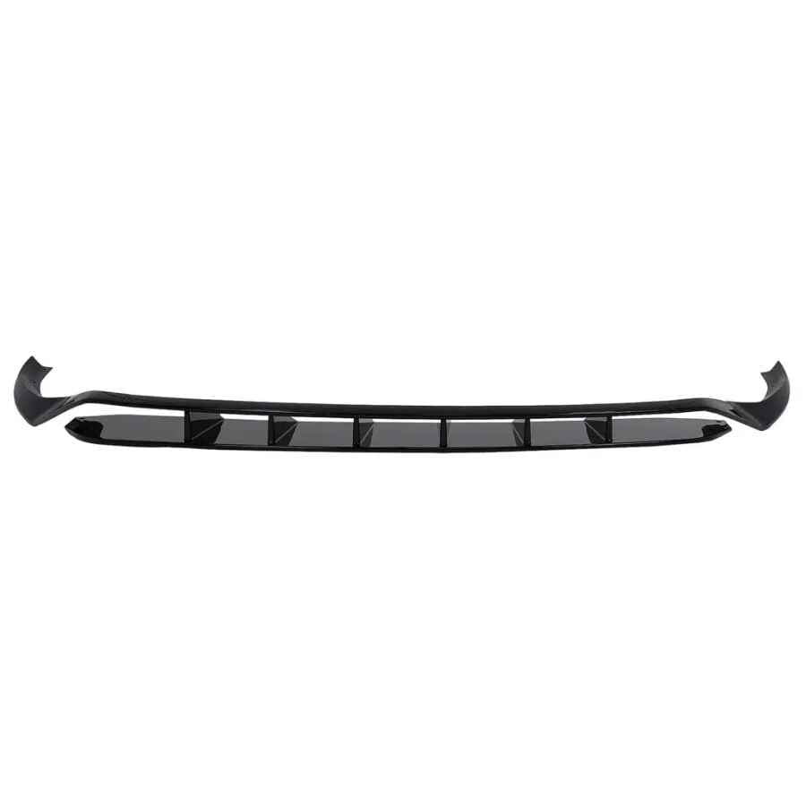 Această extensie, sub forma unui spoiler pentru bara față, este fabricată din plastic și are un finisaj de culoare negru lucios. Este proiectată să se potrivească perfect cu designul sportiv al versiunii Audi Q8 S-Line, adăugând o notă de agresivitate și eleganță.