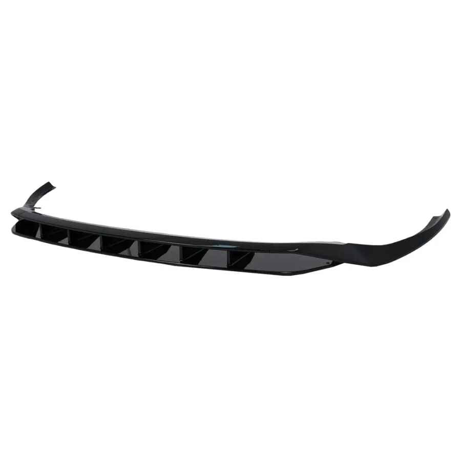 Această extensie, sub forma unui spoiler pentru bara față, este fabricată din plastic și are un finisaj de culoare negru lucios. Este proiectată să se potrivească perfect cu designul sportiv al versiunii Audi Q8 S-Line, adăugând o notă de agresivitate și eleganță.